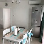 Astoria Lux Sea&lake 66 מאמאיה