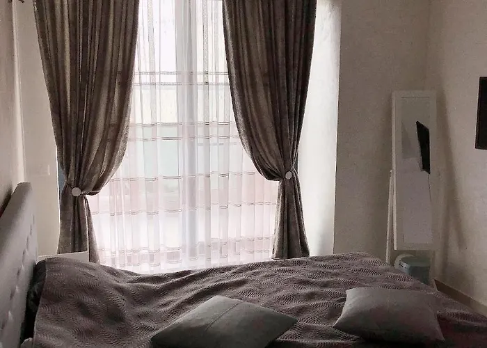 Astoria Lux Sea&lake 66 *