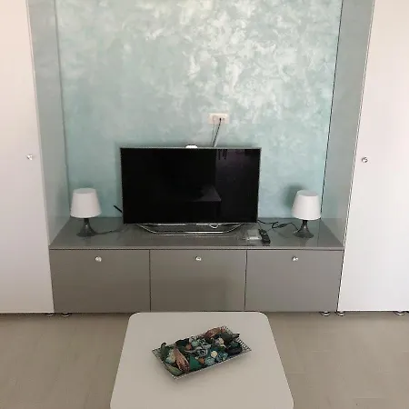 Astoria Lux Sea&lake 66 *