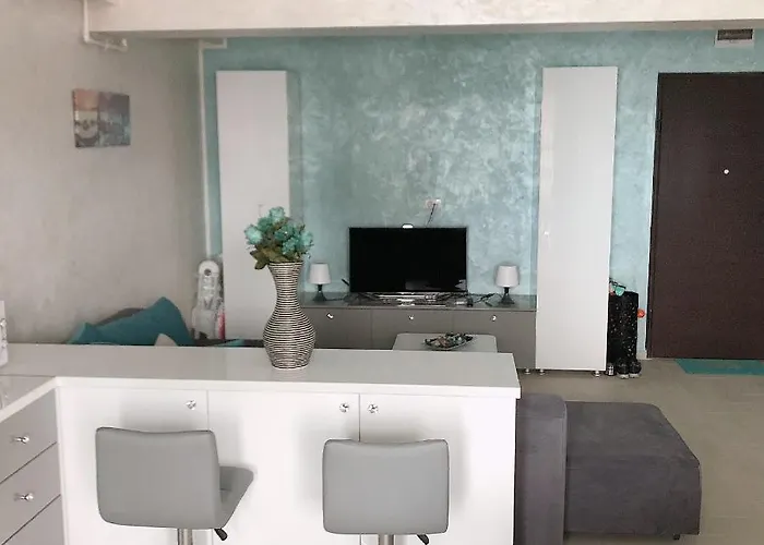 דירה Astoria Lux Sea&lake 66 מאמאיה