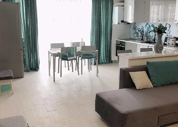 Astoria Lux Sea&lake 66 * מאמאיה